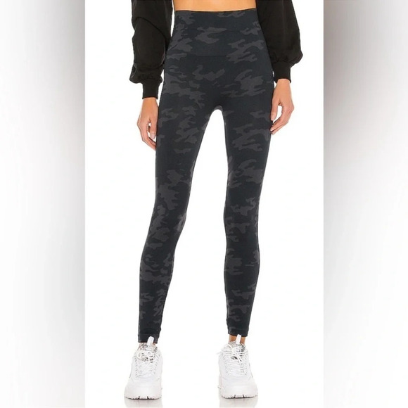 SPANX - Look At Me Now Leggings Camo  large - Picture 1 of 6